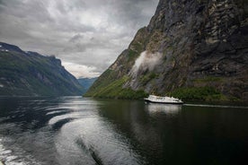 Hellesylt: Geirangerfjord Skemmtisigling