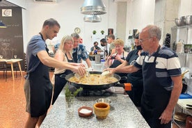 Valencia: Evening Guided Paella Workshop, Tapas, and Drinks