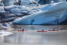 Caiaque na Lagoa Glaciar Sólheimajökull