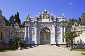 Istanbul: Dolmabahce Palace and Grand Bazaar Tour