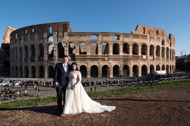 チビタベッキア港からのプロの写真家との新婚旅行者ローマツアー