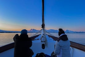 Tromssa Luxury Sailing Yacht Polar Fjord -risteily lounaalla