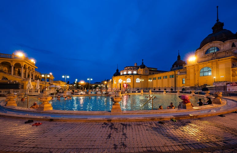 Széchenyi thermal bath 3.jpg