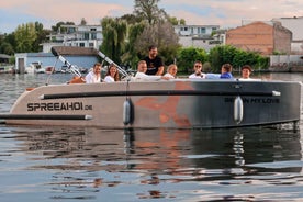 Berlin: Electric Boat Rental for self-driving 2 hrs