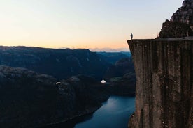 Stavanger: Guided Sunrise Hike to Pulpit Rock