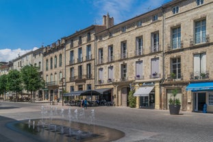 Photo of aerial view of Triumphal Arch or Arc de Triomphe in Montpellier city in France.