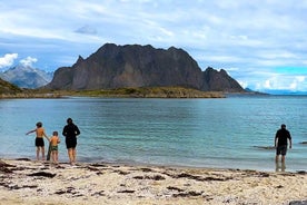 Lofoten Islands Skrova까지 럭셔리 낚시, 하이킹 및 해변 투어