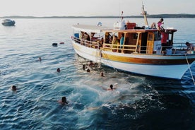 Rovinj half-day cruise: swim stops, drinks & brunch included