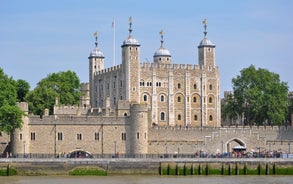 Photo of Westminster palace (Houses of Parliament) and Big Ben, London, UK.