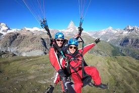 Private 15min Panoramic Matterhorn Paragliding Flight in Zermatt 