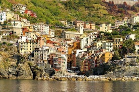 Cinqueterre minivan and boat with a sweet surprise