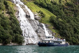 Giro turistico del fiordo in barca a Geiranger