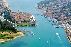 Ausflug zu den Krka-Wasserfällen, nach Primosten und Trogir – vom weiten Split-Gebiet aus