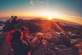 Il tour del cuore del vulcano: escursionismo, degustazione e esperienza al tramonto