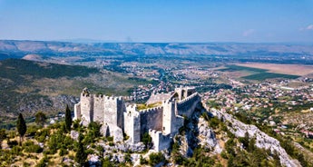 All seasons 4 days Bosnia discovery tour from Mostar. Visit Blagaj, Vjetrenica cave, Trebinje, Tvrdos monastery, Visegrad, Sarajevo, Bosnian Pyramids, Travnik.