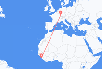 フリータウンからストラスブール行きのフライト