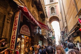 Tour del cibo di strada con guida locale esperta a Napoli