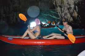 Halbtägiges Kajak- und Schnorchelabenteuer zur Blauen Grotte von Kotor