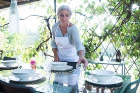 Experiencia gastronómica en casa de un local en Forio con cocina en vivo