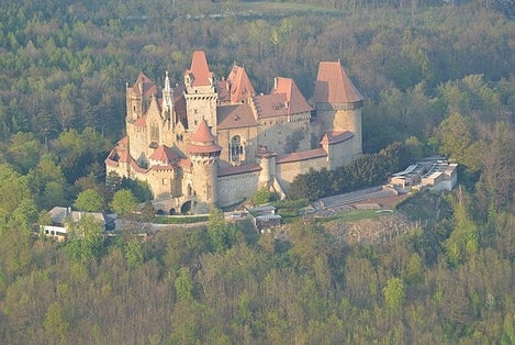 Photo of Burg Kreuzenstein.