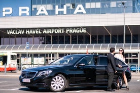 Privat flyplasstransport ved ankomst i Praha, og halvdags spasertur i byen