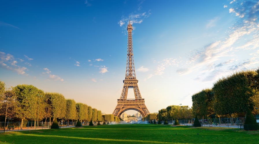 Parisian Eiffel Tower in the morning, France.jpg