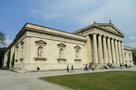 与保罗一起参观慕尼黑的希腊雕像收藏 (Glyptothek)