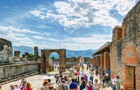 Pompeii og Amalfikysten fra havnen i Salerno