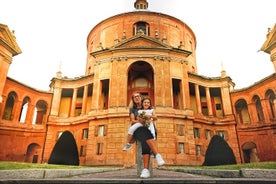 2 Hours Bologna Guided Private Tour for Kids and Families 