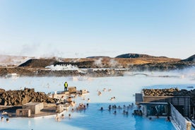 From Reykjavík: Volcanoes and Blue Lagoon Day Trip