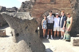 Einkaferð um Pompeii og Herculaneum með innfæddum leiðsögumanni og slepptu röðinni