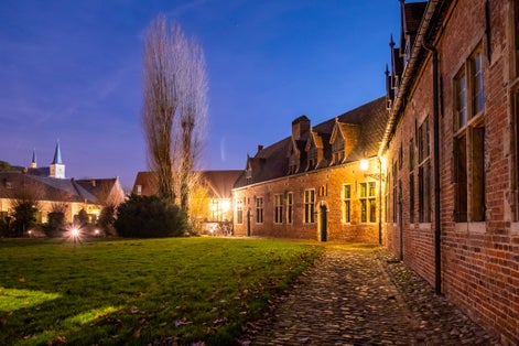 Photo of night shots and view of the Groot Begijnhof in Leuven.