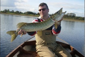 Pêche au brochet. Lough Corrib, Connemara. Ghillie parlant anglais / français.