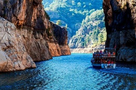 Passeio de barco pelo Side Green Canyon com bebidas e almoço ilimitados