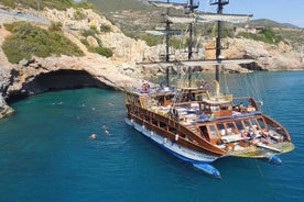 Alanya-Katamaran-Boot mit Schwimm- und Schnorchelaktivität