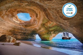 Passeio de barco à tarde e excursão a cavernas, saindo de Portimão