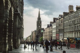 Tour del mistero dell'omicidio autoguidato di Edimburgo lungo il Royal Mile