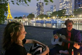 Piquenique ao pôr do sol com vista para a Torre Eiffel e música ao vivo 