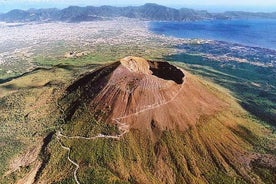 ソレントからバスでMes VesuviusとPompeiiツアー