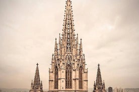 Excursão autoguiada de mistério de assassinato em Barcelona pela Catedral de Barcelona