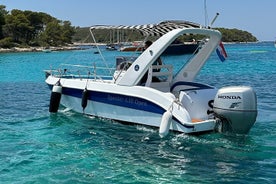 Private Boat Tour to Red Rocks and Paklinski Islands.