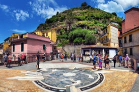 Cinque Terre Vernazza Manarolan ja Corniglian kanssa Livornon risteilysatamasta