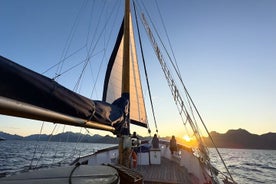 Voile de luxe de minuit aux îles Lofoten au départ de Svolvær