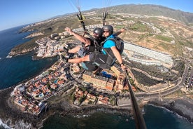 Esperienza di volo privato in parapendio a Tenerife