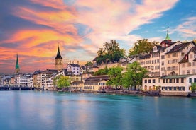 Zurich Small-Group Guided Walking Tour Including Lake Cruise