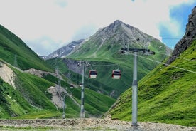 Tour a Kazbegi Ananuri Zhinvali Gudauri Día completo