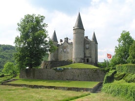 Vêves Castle