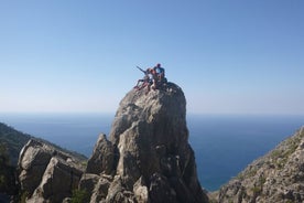 フェラータ経由のハイキングと登山体験