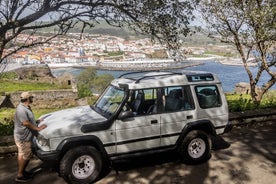 Tour privado en jeep de día completo a la isla Terceira