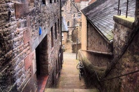 Edinburgh: Dean Village Circus Lane Walking Tour with a Local 